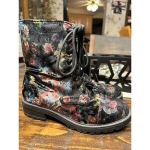 Madden Girl Black Floral Velvet Combat Boots Women's‎ Size 7M Side Zip Lace Up